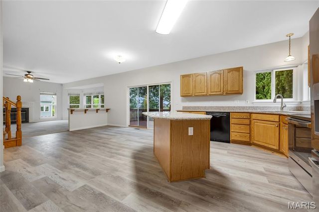 1145 Stonewolf Trail, Fairview Heights, IL 62208