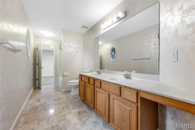 1145 Stonewolf Trail, Fairview Heights, IL 62208