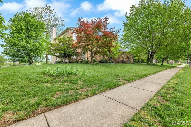 1145 Stonewolf Trail, Fairview Heights, IL 62208