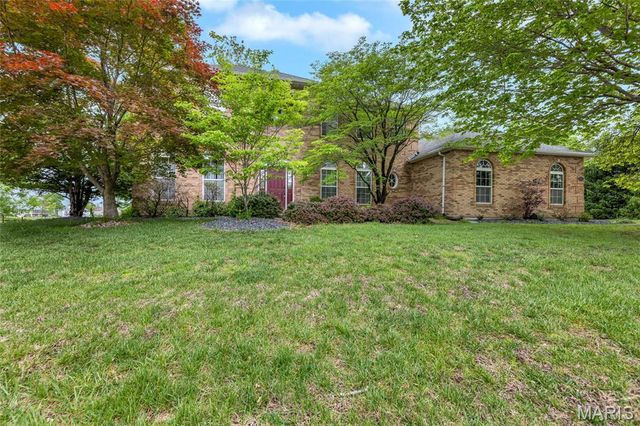 1145 Stonewolf Trail, Fairview Heights, IL 62208