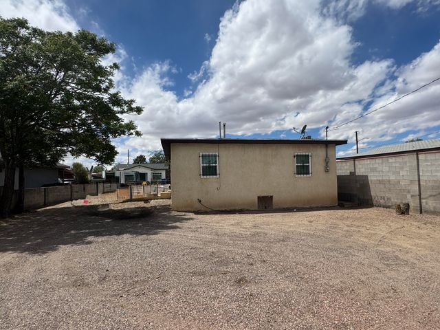 308 52nd Street SW, Albuquerque, NM 87105