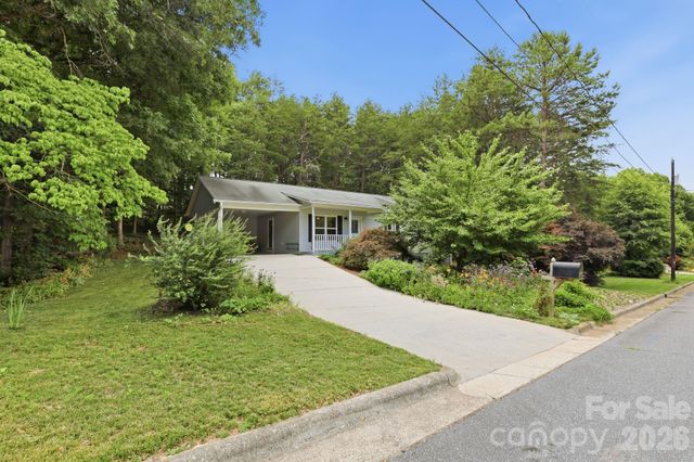 15 Valley Street, Granite Falls, NC 28630
