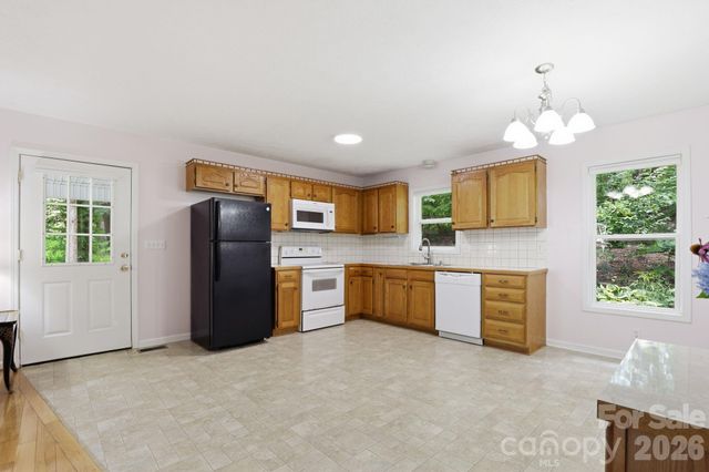 15 Valley Street, Granite Falls, NC 28630