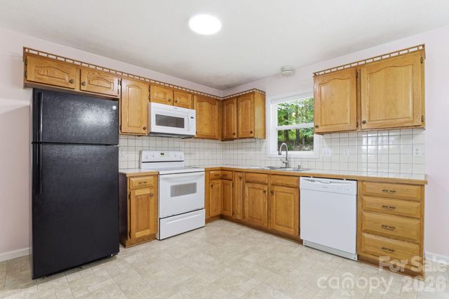15 Valley Street, Granite Falls, NC 28630
