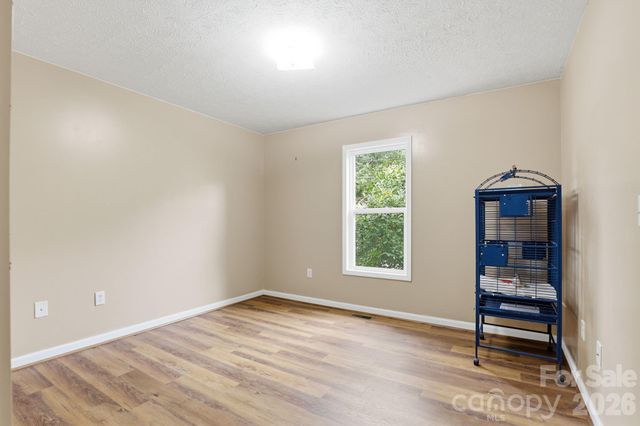 15 Valley Street, Granite Falls, NC 28630