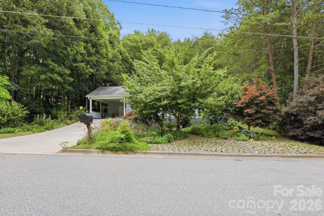 15 Valley Street, Granite Falls, NC 28630
