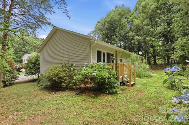 15 Valley Street, Granite Falls, NC 28630