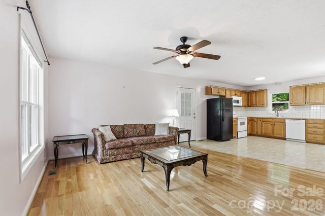 15 Valley Street, Granite Falls, NC 28630