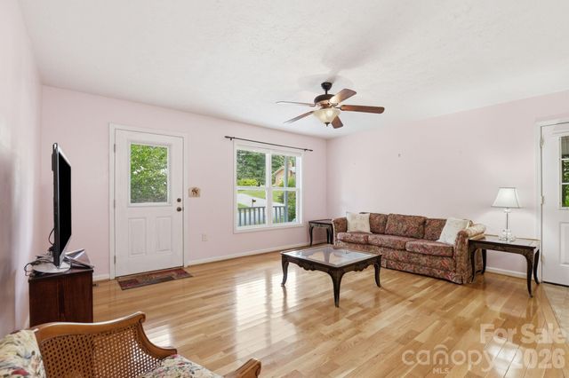 15 Valley Street, Granite Falls, NC 28630