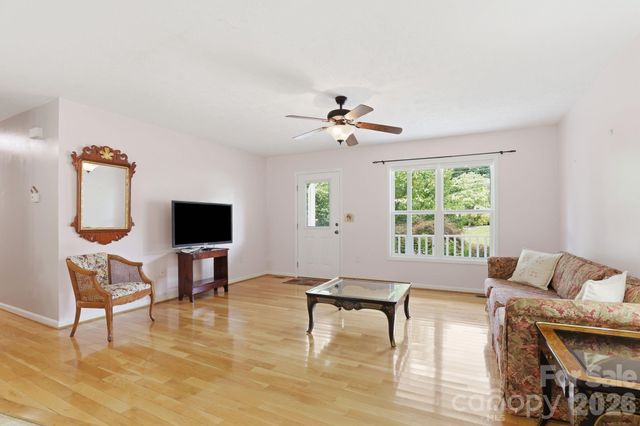 15 Valley Street, Granite Falls, NC 28630