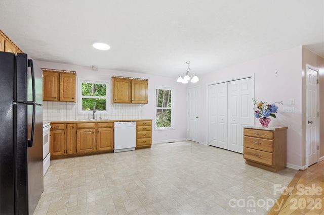 15 Valley Street, Granite Falls, NC 28630