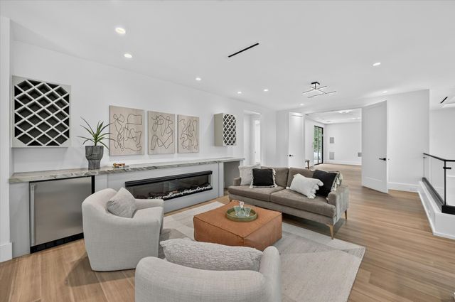 6466 Royal Lane, Dallas, TX 75230