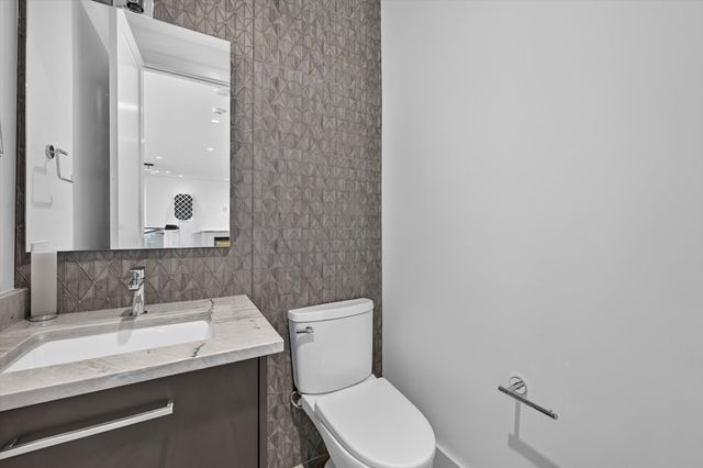 6466 Royal Lane, Dallas, TX 75230