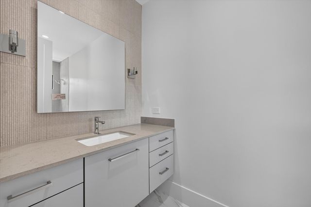 6466 Royal Lane, Dallas, TX 75230