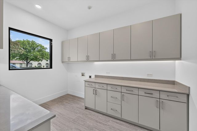 6466 Royal Lane, Dallas, TX 75230