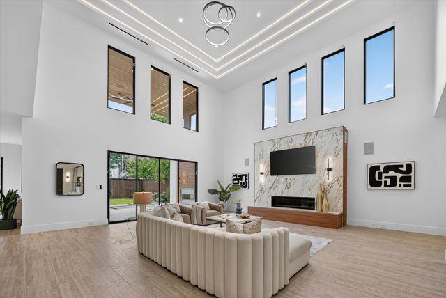 6466 Royal Lane, Dallas, TX 75230
