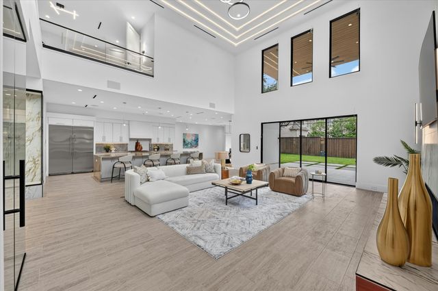 6466 Royal Lane, Dallas, TX 75230