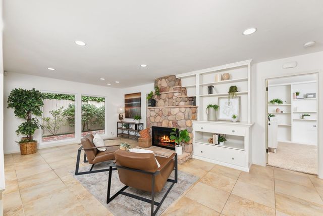 8218 Finisterre Ct, Fair Oaks, CA 95628