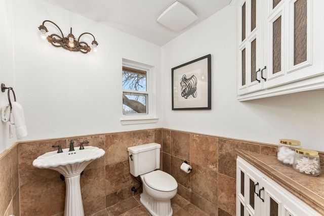8218 Finisterre Ct, Fair Oaks, CA 95628