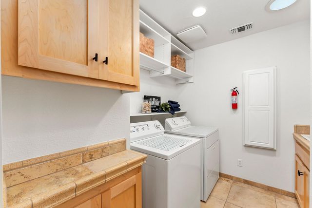 8218 Finisterre Ct, Fair Oaks, CA 95628