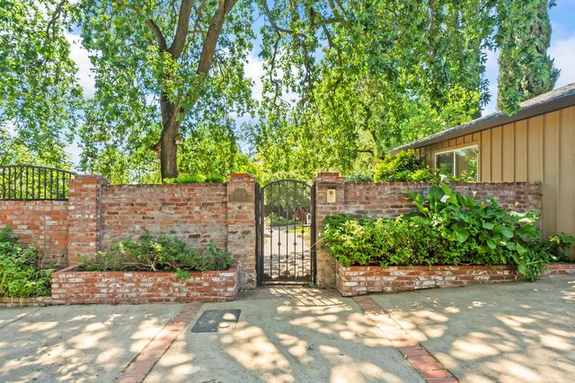 8218 Finisterre Ct, Fair Oaks, CA 95628
