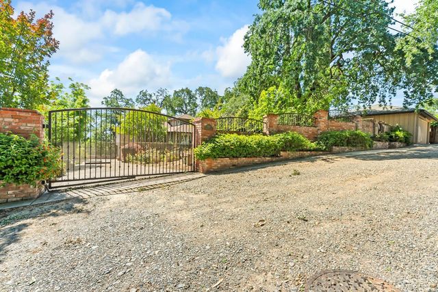 8218 Finisterre Ct, Fair Oaks, CA 95628