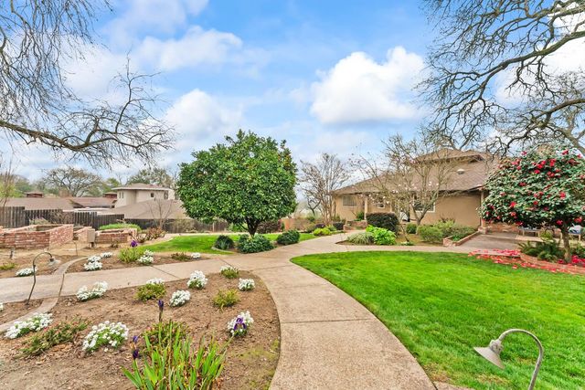 8218 Finisterre Ct, Fair Oaks, CA 95628