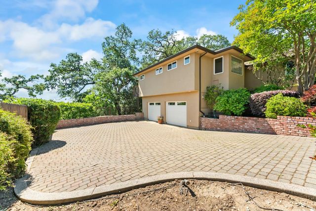 8218 Finisterre Ct, Fair Oaks, CA 95628