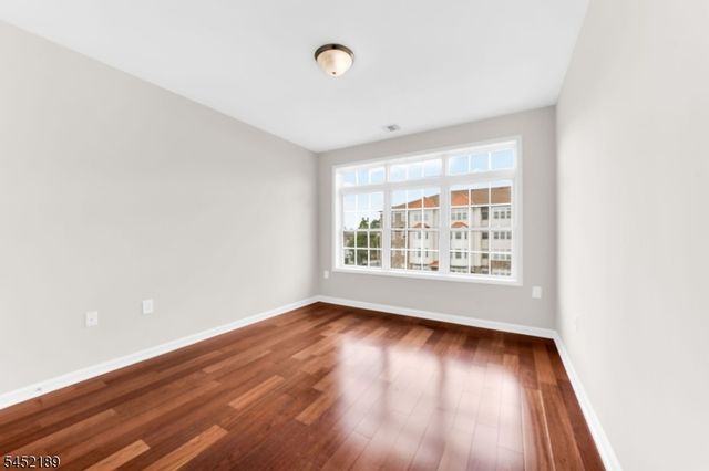 102 E Elizabeth Ave 309, Linden City, NJ 07036