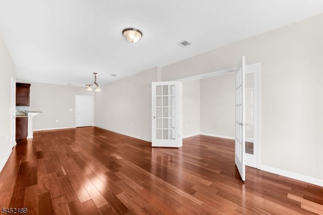 102 E Elizabeth Ave 309, Linden City, NJ 07036