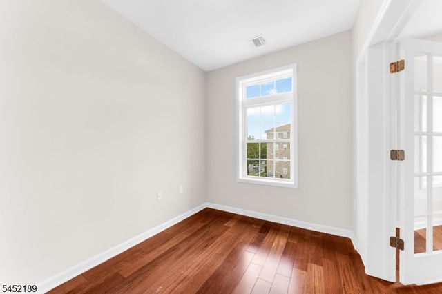 102 E Elizabeth Ave 309, Linden City, NJ 07036