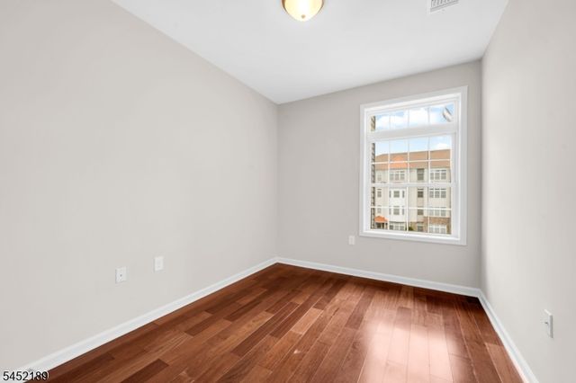 102 E Elizabeth Ave 309, Linden City, NJ 07036