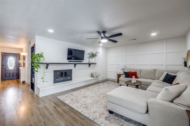 726 W Crossland Boulevard, Grand Prairie, TX 75052