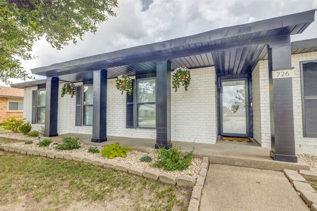 726 W Crossland Boulevard, Grand Prairie, TX 75052