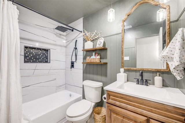 726 W Crossland Boulevard, Grand Prairie, TX 75052