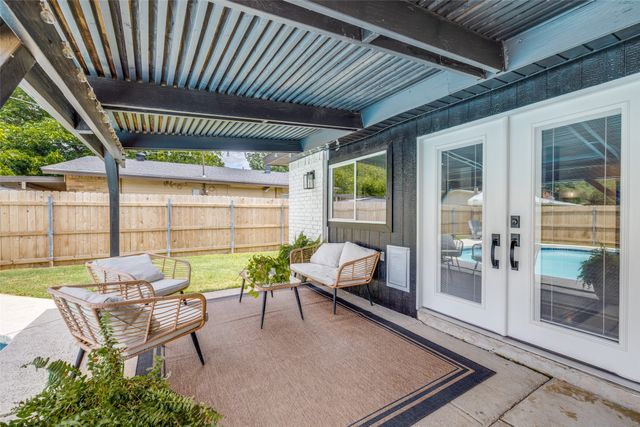 726 W Crossland Boulevard, Grand Prairie, TX 75052