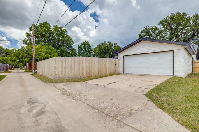 726 W Crossland Boulevard, Grand Prairie, TX 75052