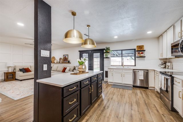 726 W Crossland Boulevard, Grand Prairie, TX 75052