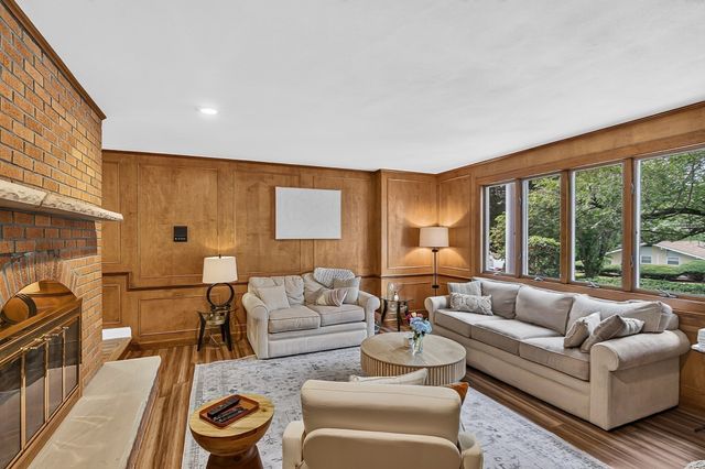 42 Mountain View Road, Leominster, MA 01453