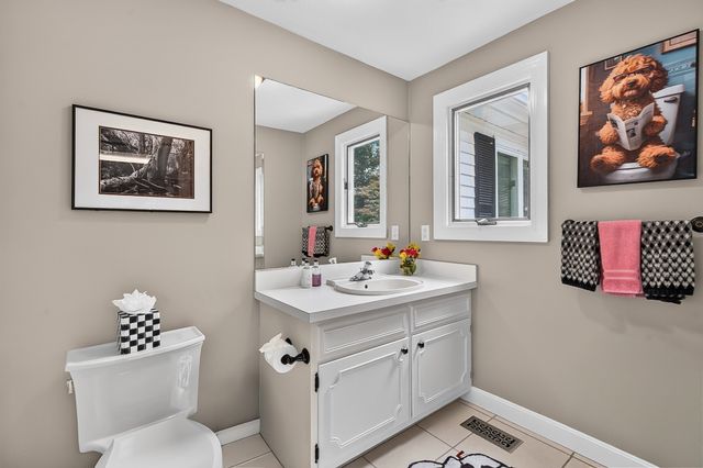 42 Mountain View Road, Leominster, MA 01453