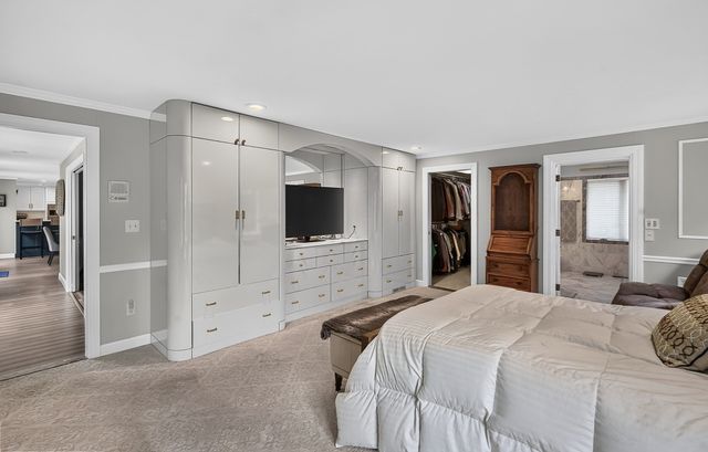 42 Mountain View Road, Leominster, MA 01453