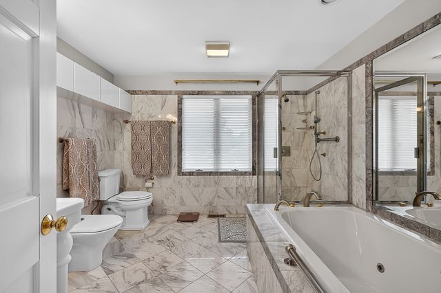 42 Mountain View Road, Leominster, MA 01453
