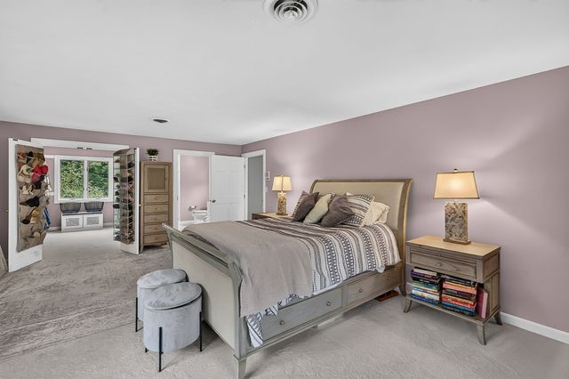 42 Mountain View Road, Leominster, MA 01453