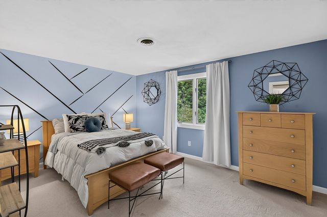 42 Mountain View Road, Leominster, MA 01453