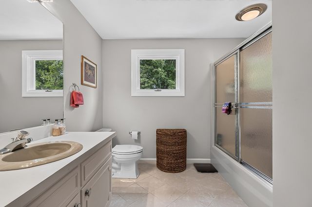 42 Mountain View Road, Leominster, MA 01453