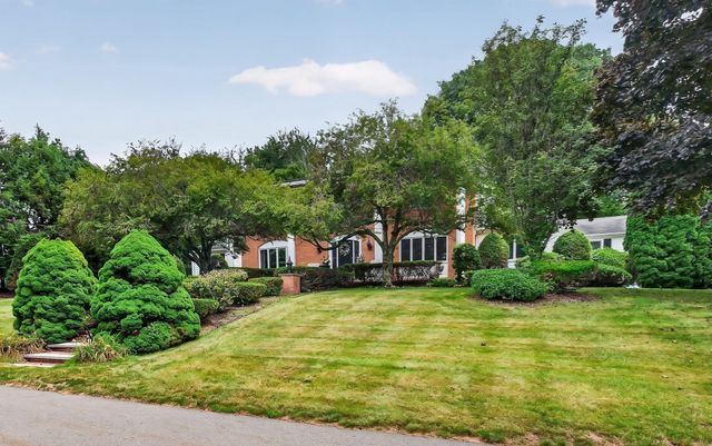 42 Mountain View Road, Leominster, MA 01453