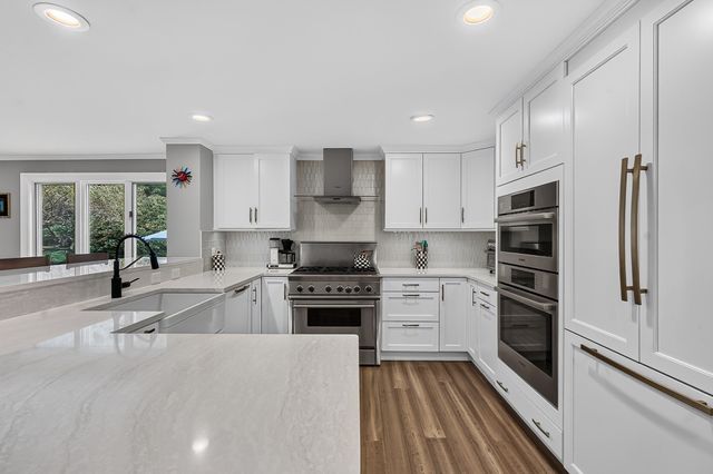 42 Mountain View Road, Leominster, MA 01453