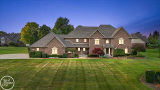 8849 Heatherwood Court, Washington Twp, MI 48095