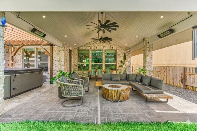 238 Bronze View Drive, Montgomery, TX 77316