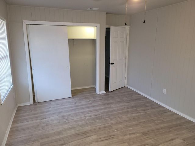 5934 Ridgeway Drive, Houston, TX 77033